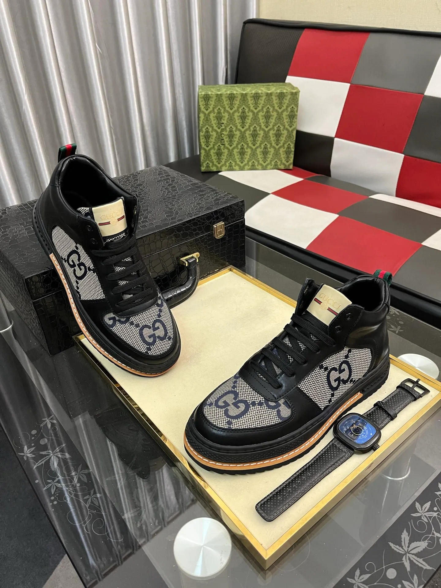 Men's shoes💰: 420⌚️⌚️[GUCCI sheepskin lining] Men's classic Gucci high-top casual shoes, original quality💯The upper is made of imported Italian cowhide and sheepskin lining, with fine workmanship and high-end atmosphere. Has a fashionable and exemplary look. Original rubber wear-resistant outsole. Code number: 38-44